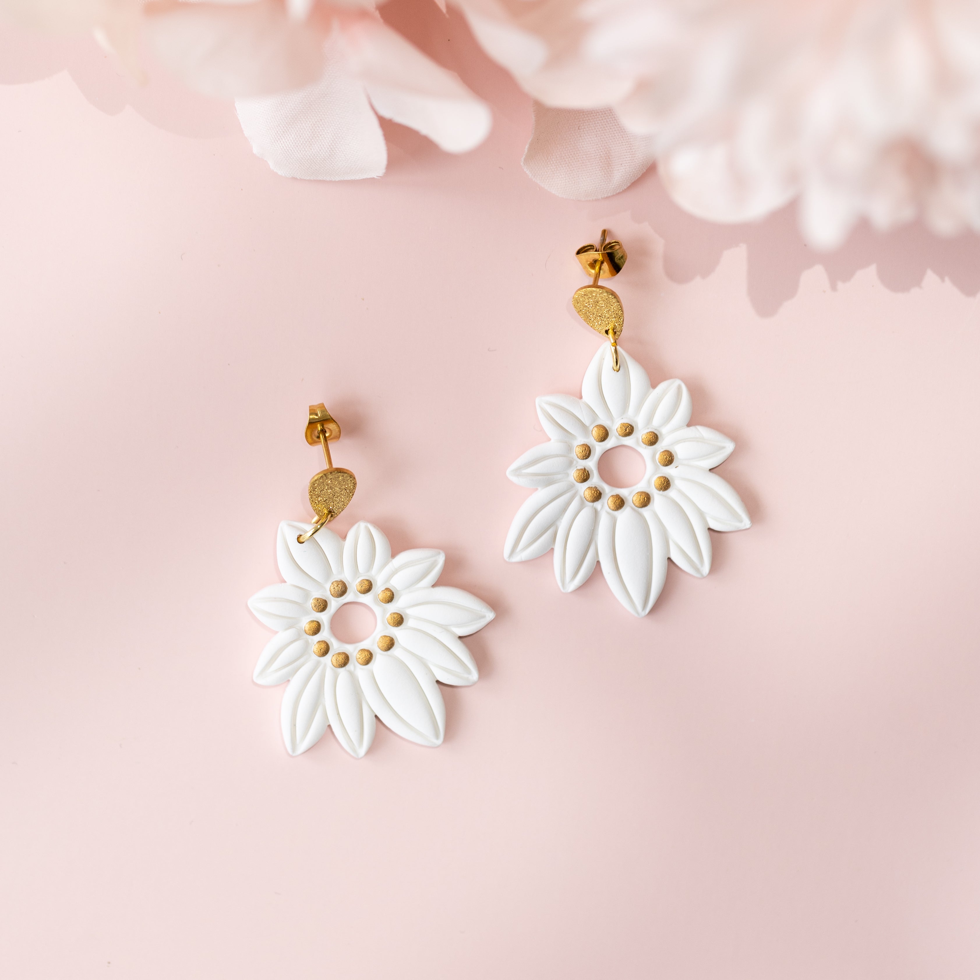 Cercei Lotus - white