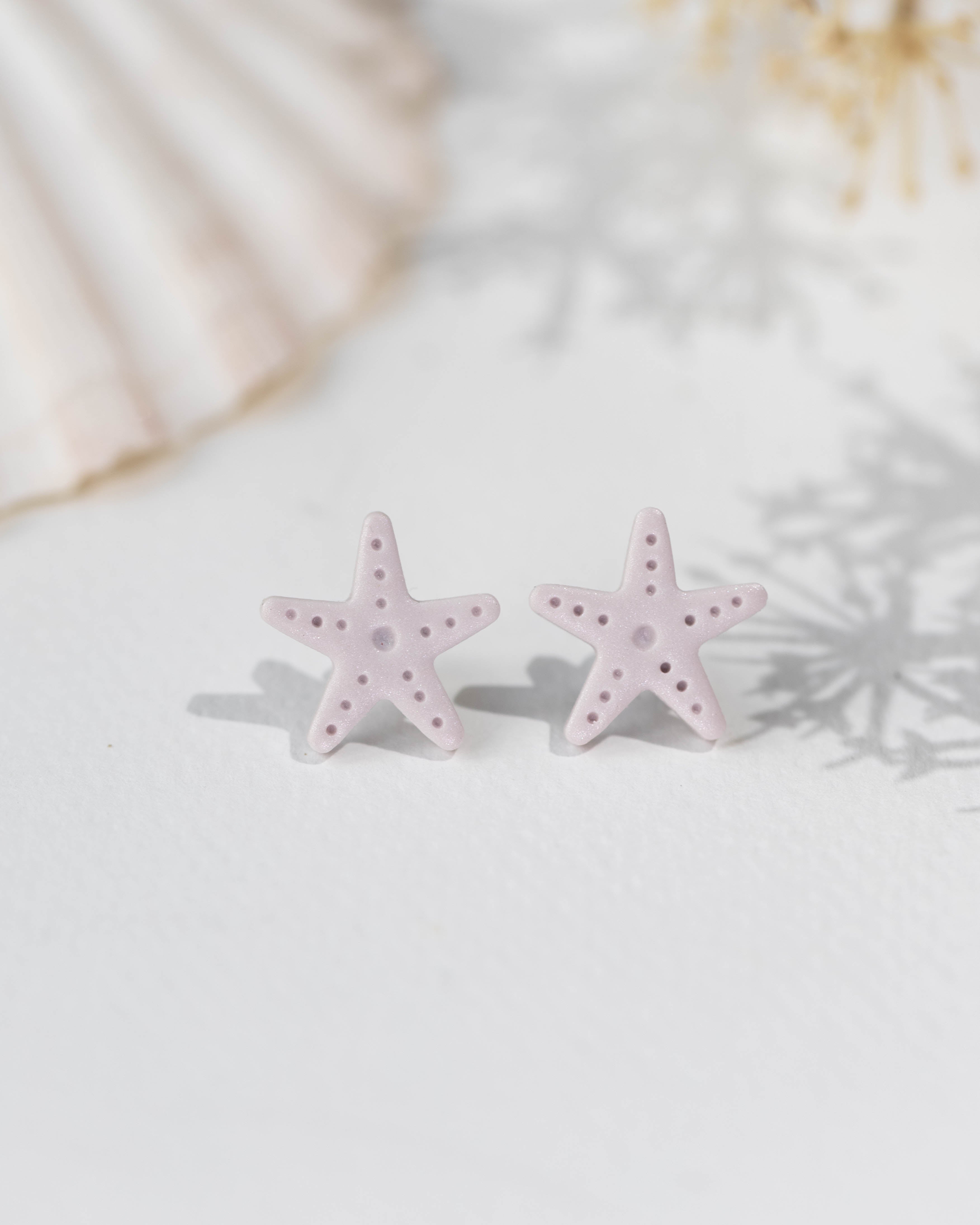 Cercei Studs Starfish - pearl light lavander
