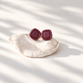 Cercei Mochi – Mini Studs Burgundy