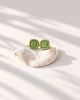 Cercei Mochi – Mini Studs Green