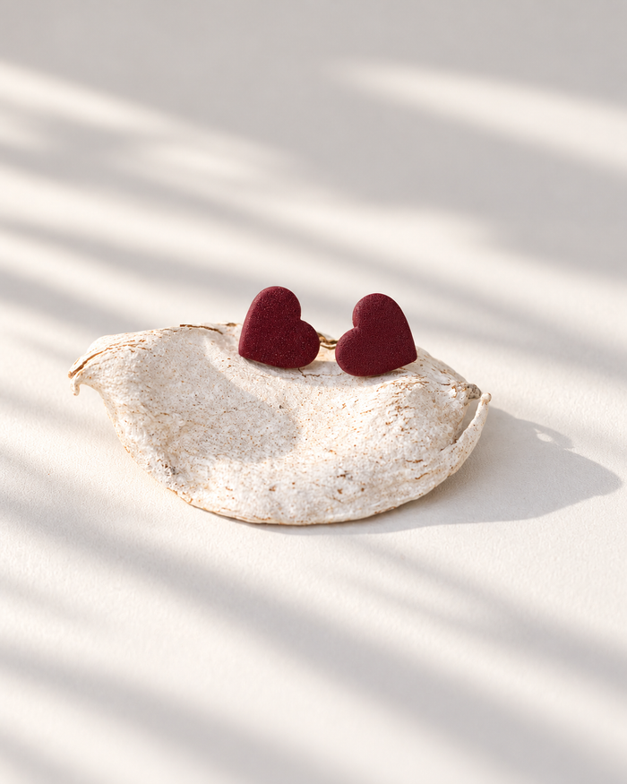 Cercei Amour Mini Studs – Burgundy