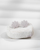 Cercei Studs Shell - pearl light lavander
