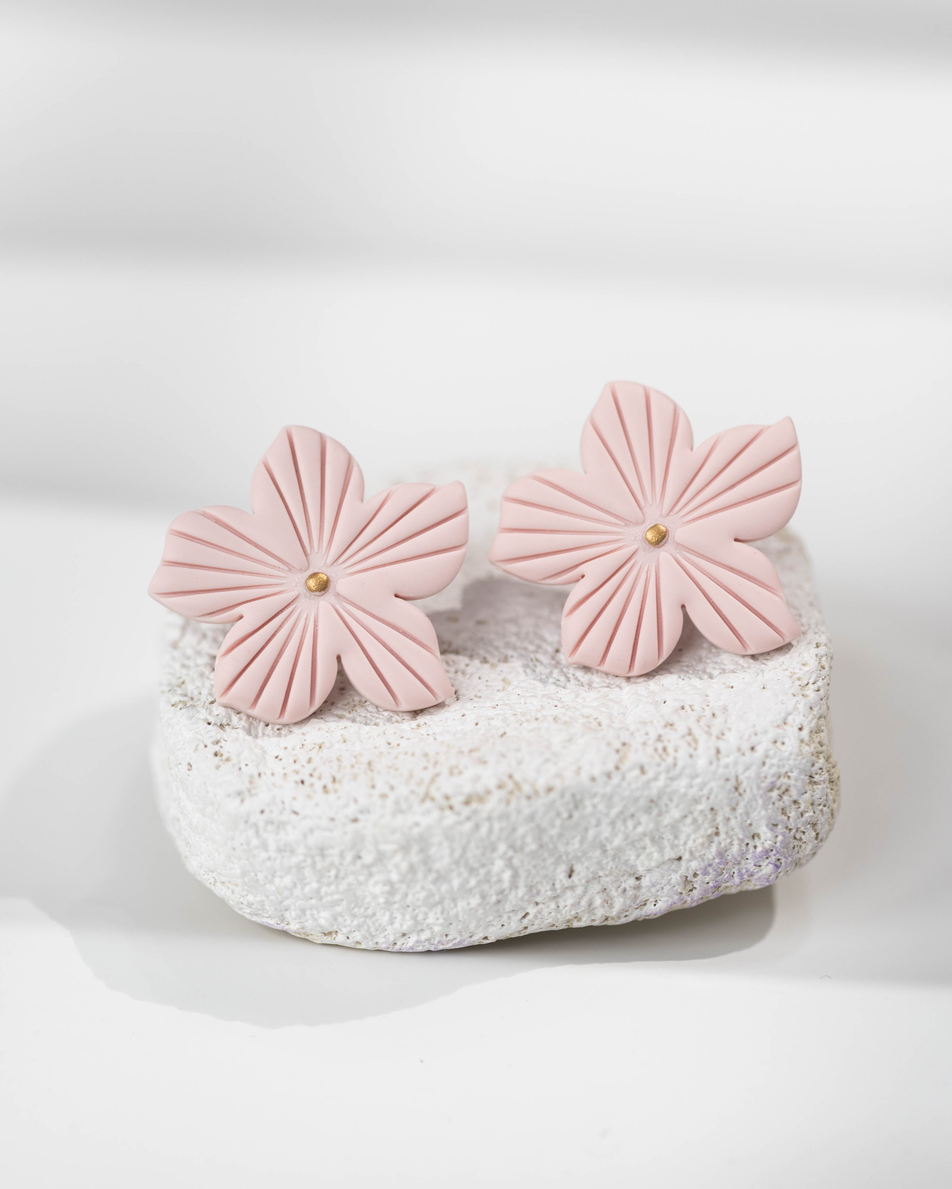 Cercei Studs Bloom - Blush Pink