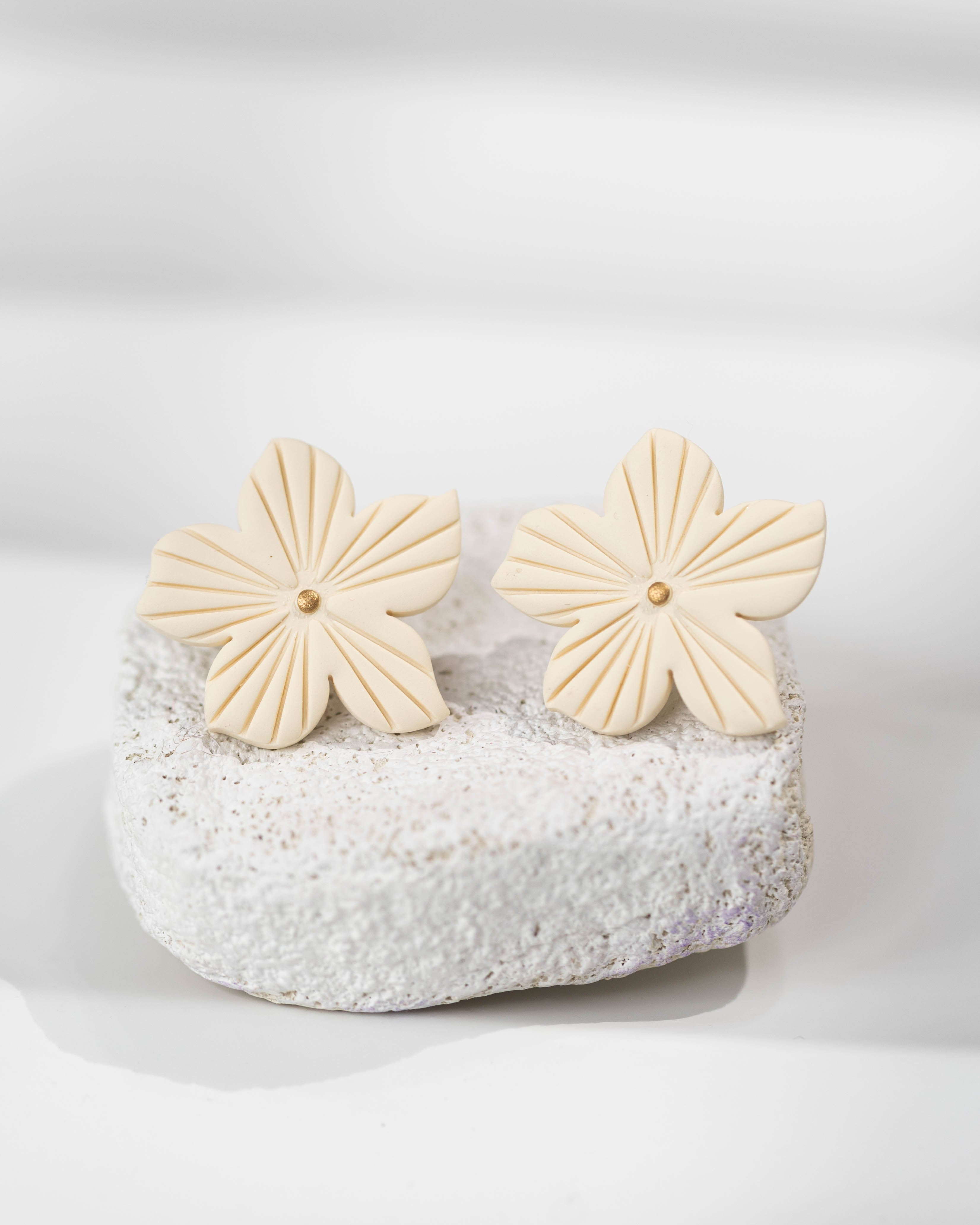 Cercei Studs Bloom - Butter Yellow