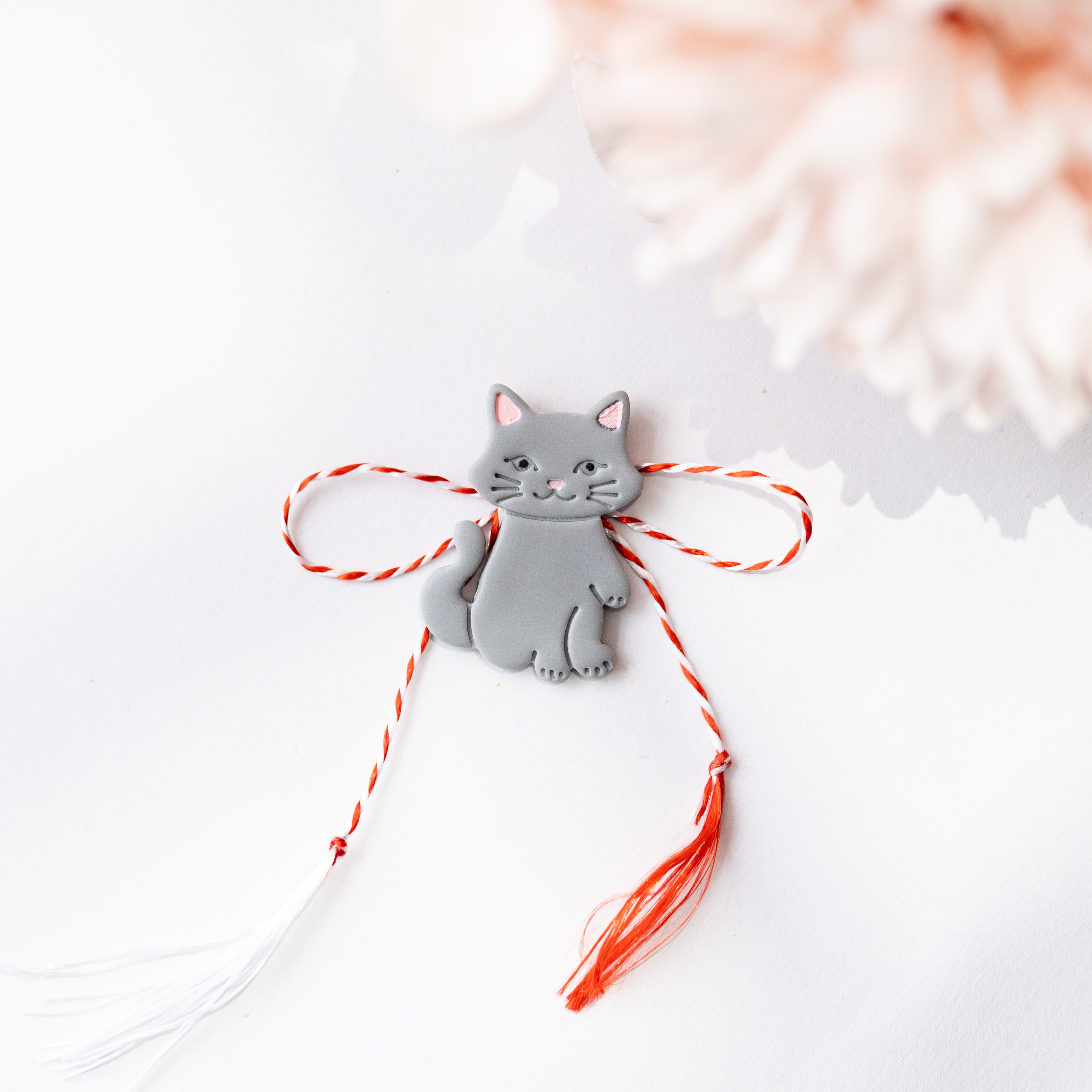 Brosa Pisica Aristocrată - gri