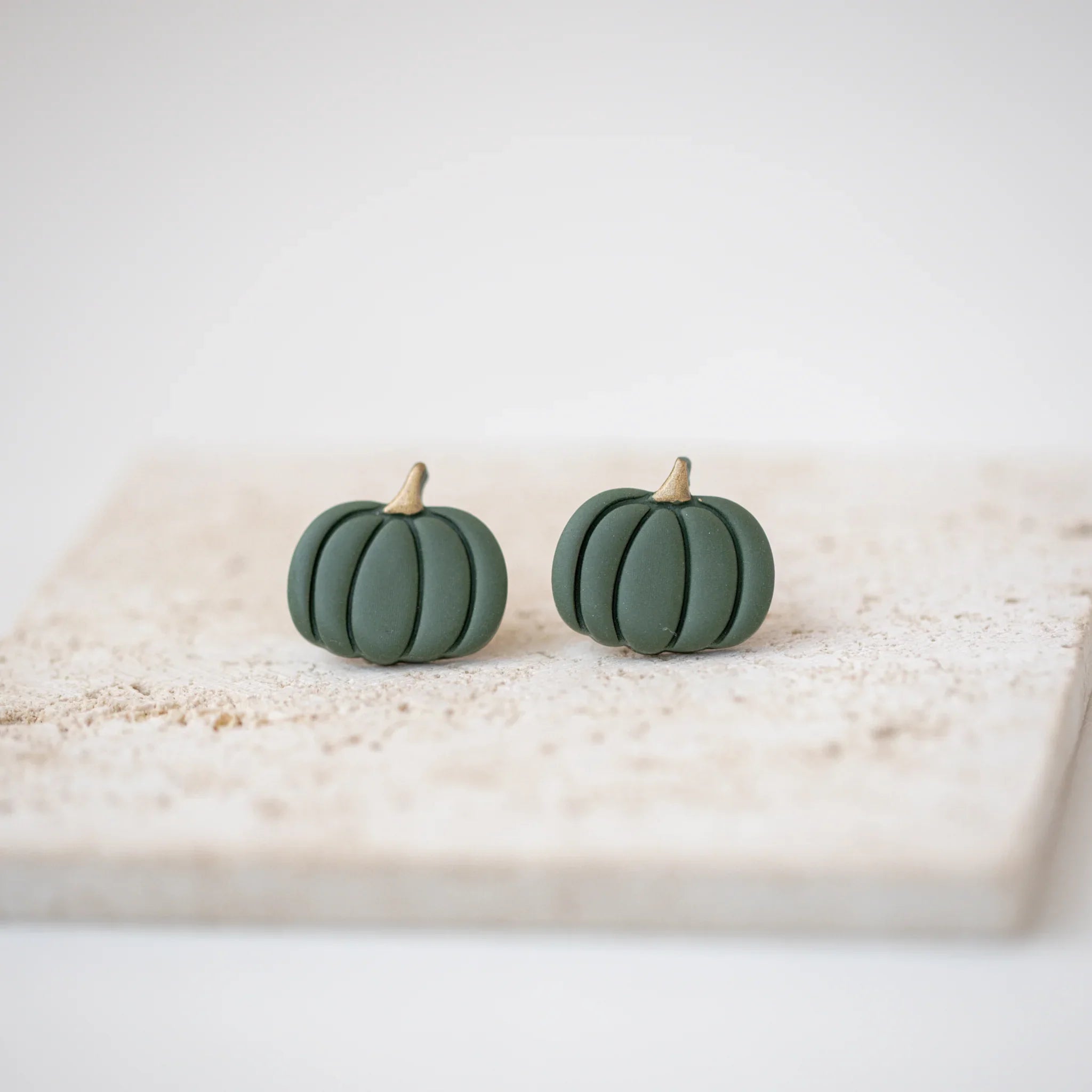 Cercei Pumpkin Studs - dark green