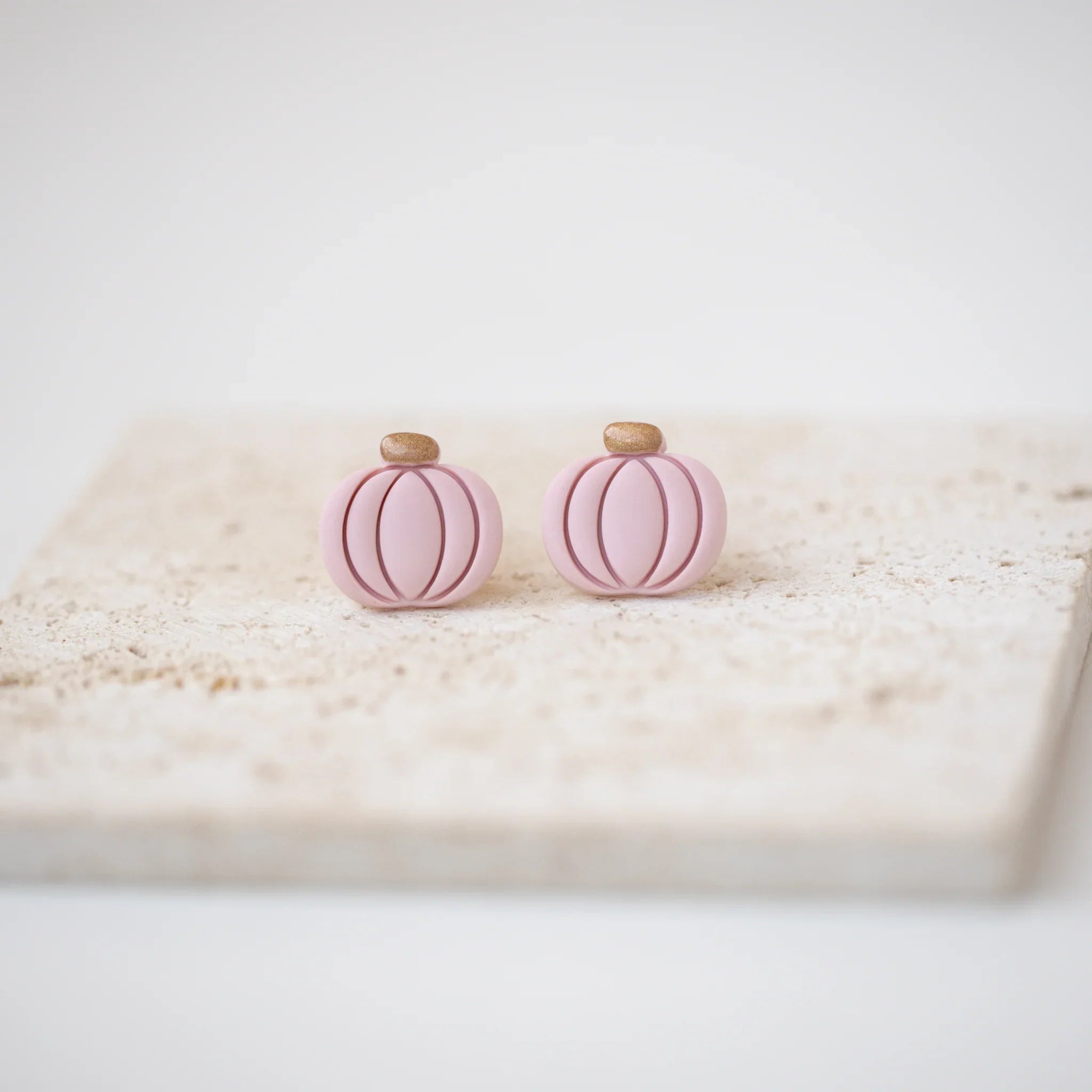 Cercei Pumpkin Studs - dusty pink